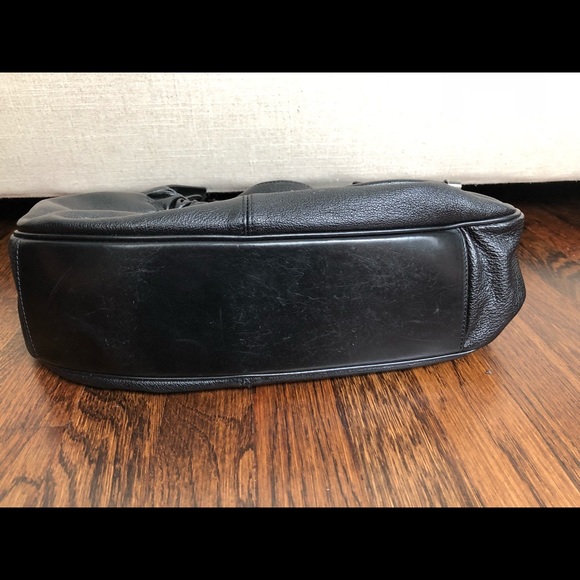 Burberry black leather Warrior hobo - Picture 8 of 8